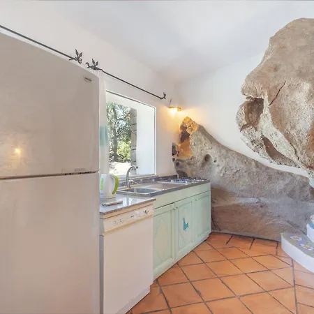 Roccia Villa *
